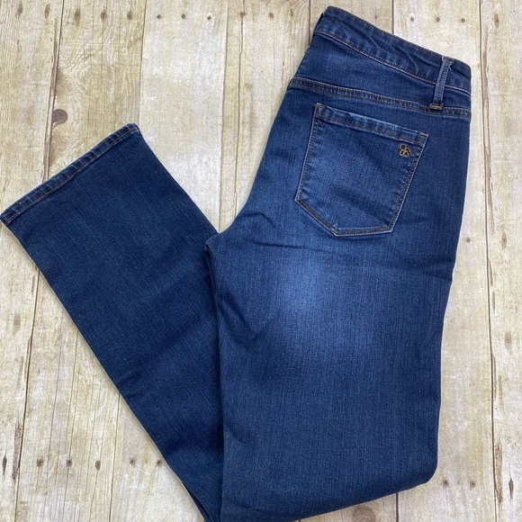 Jessica Simpson Denim - Jessica Simpson Arrow Straight Jeans
